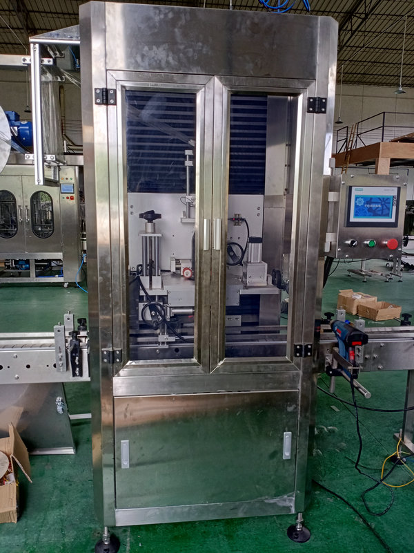 液體灌裝機(jī)帶秤丨計(jì)量精準(zhǔn)，安全防爆